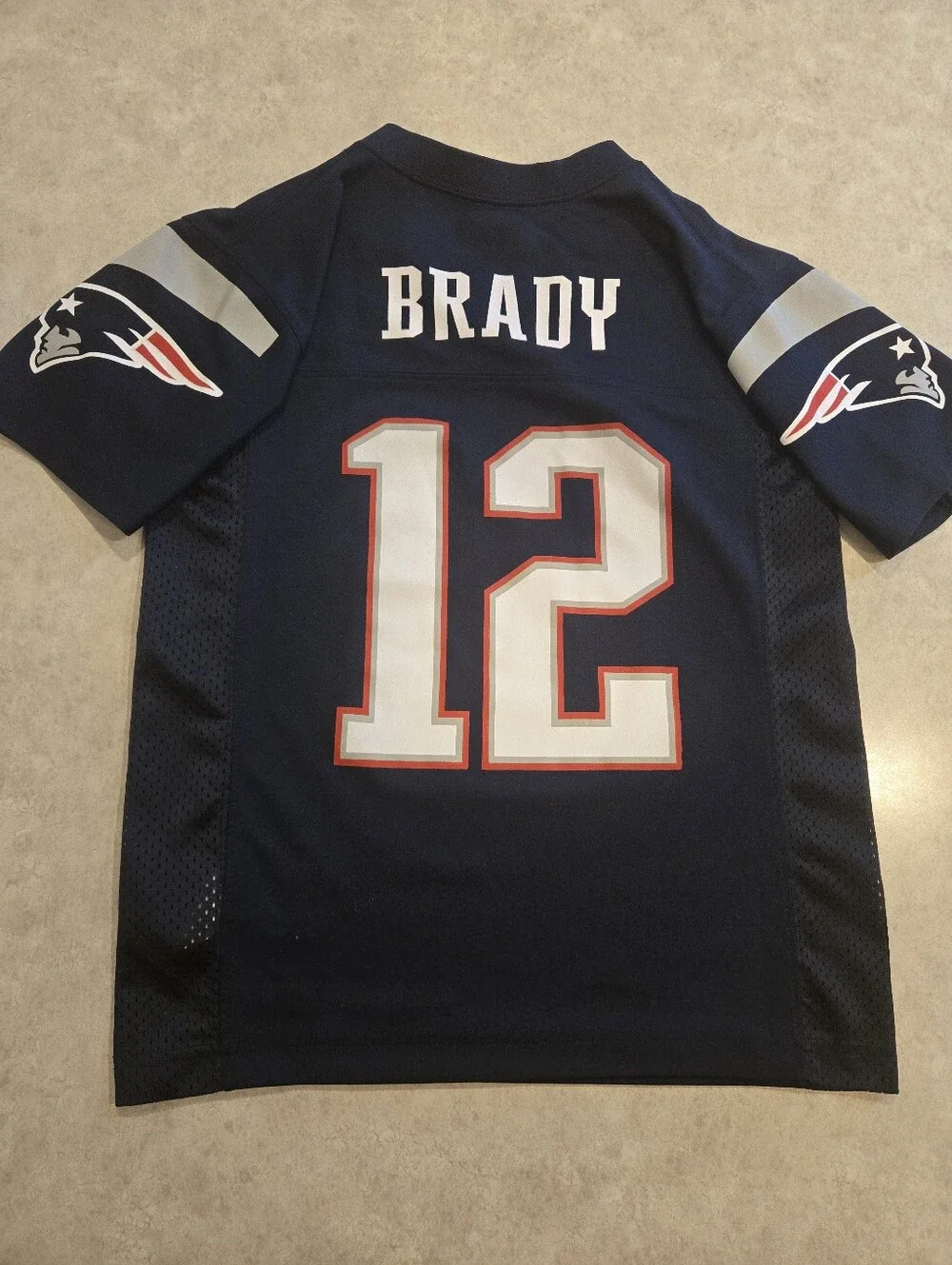 Tom Brady New England Patriots Football Jersey - Youth Small.